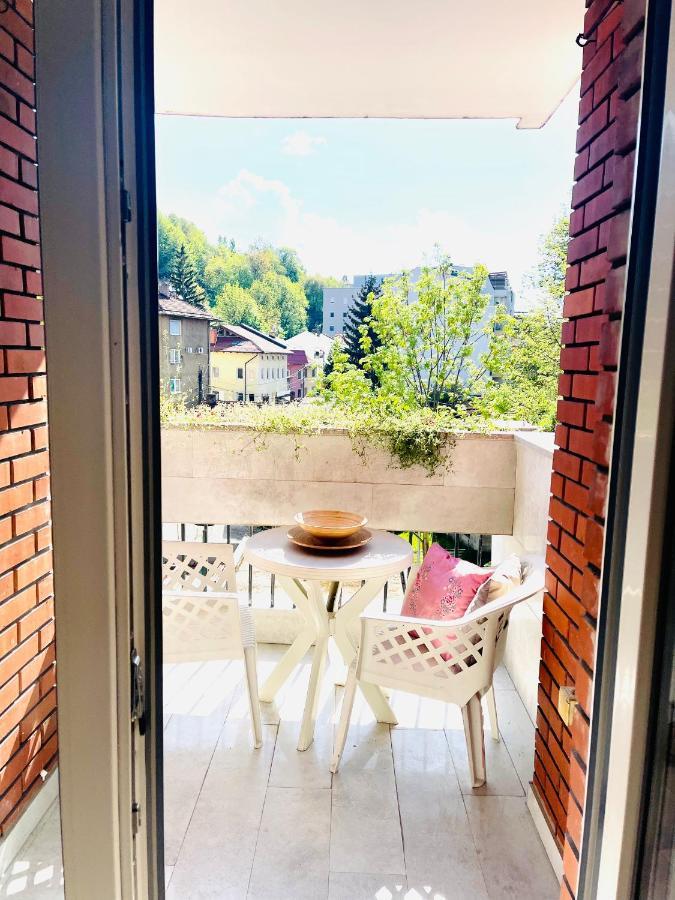 Apartman Centar Sa Sigurnim Parkingom Sarajevo Luaran gambar